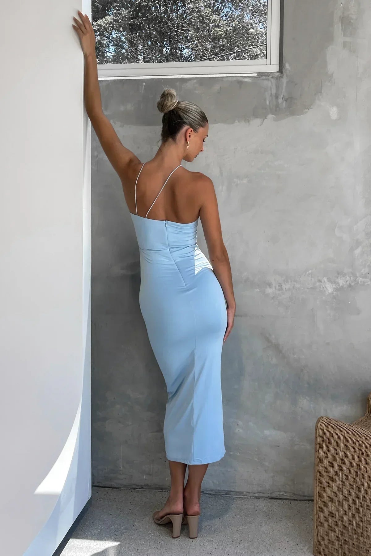 Averra™ | Sleeveless Midi Dress